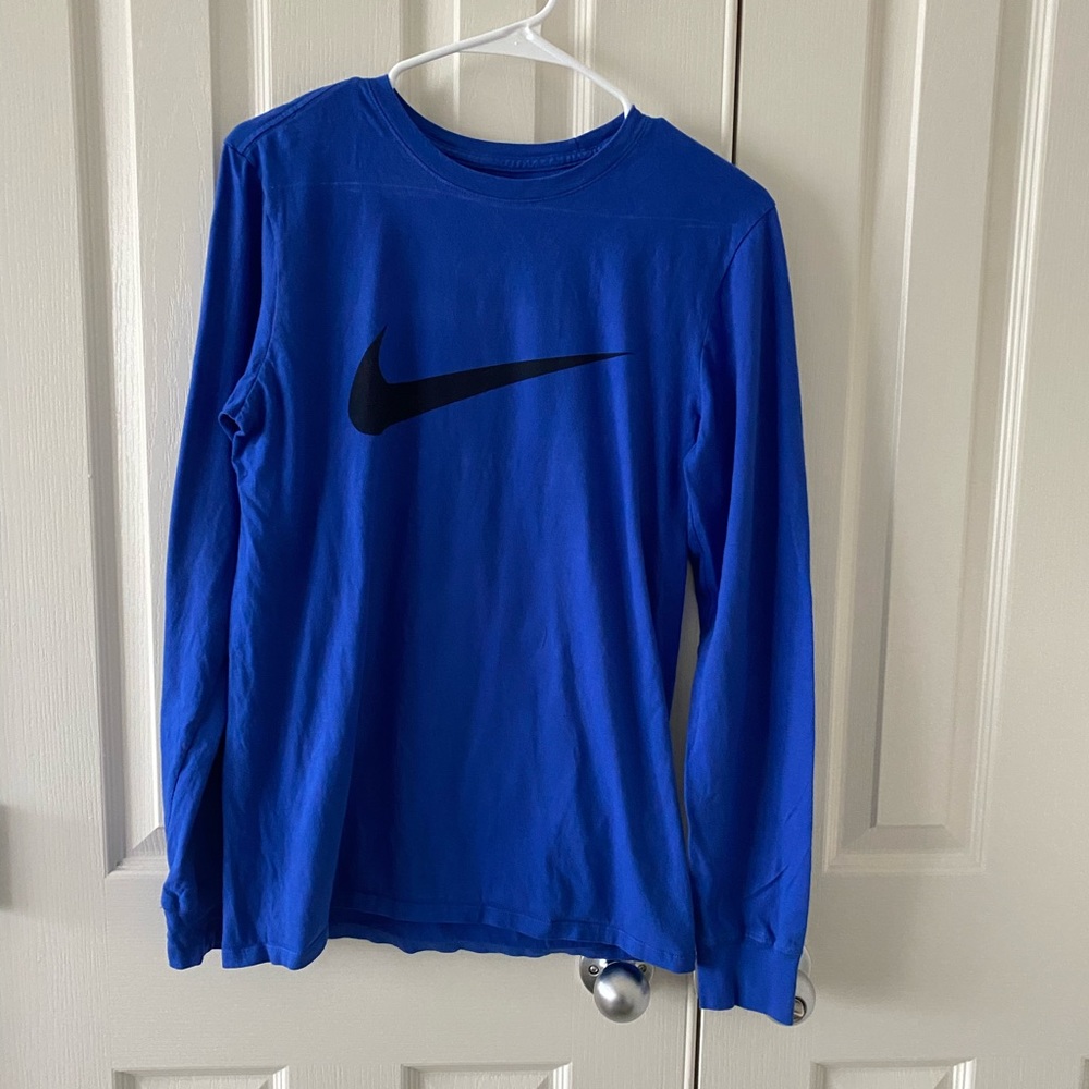 Men’s long sleeve Nike tee
